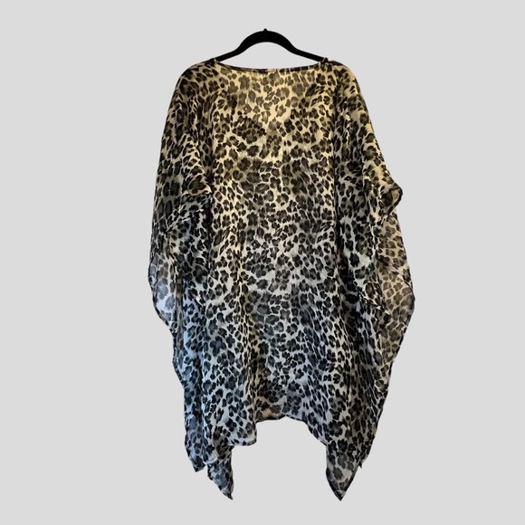 Simon Chang Women’s Top OS Gray Black Sheer Batwing Sleeves - Picture 6 of 8